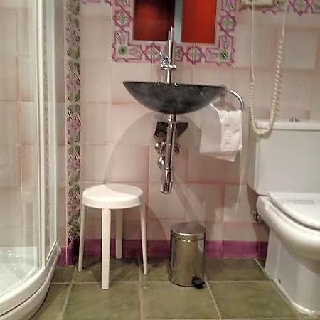 Esther Hotel 3*