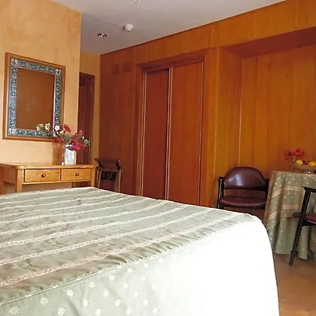 Esther Hotel 3*
