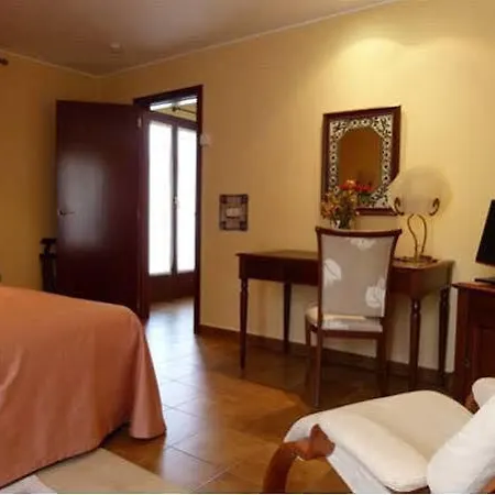 Esther 3* La Virgen de la Vega